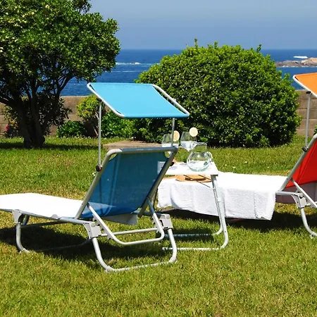 Villa Sleeps 7 With Pool