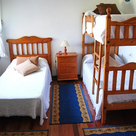 Villa Sleeps 7 With Pool